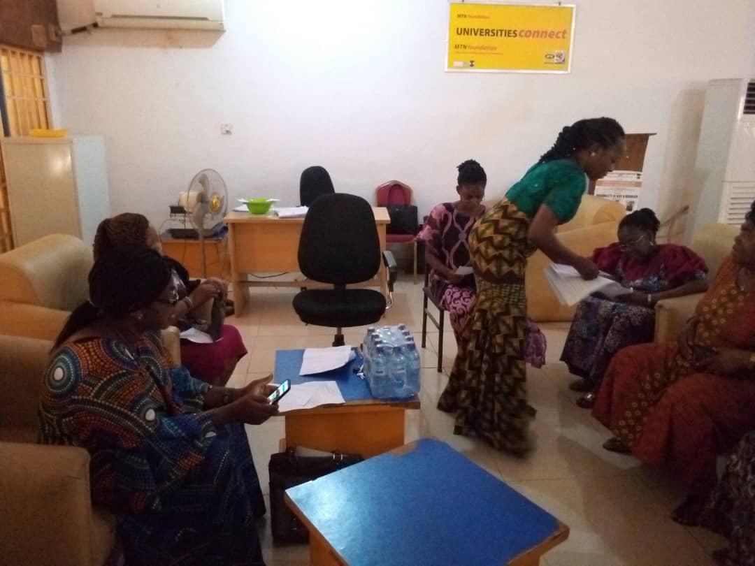A group of people participating in a market research focus group discussion